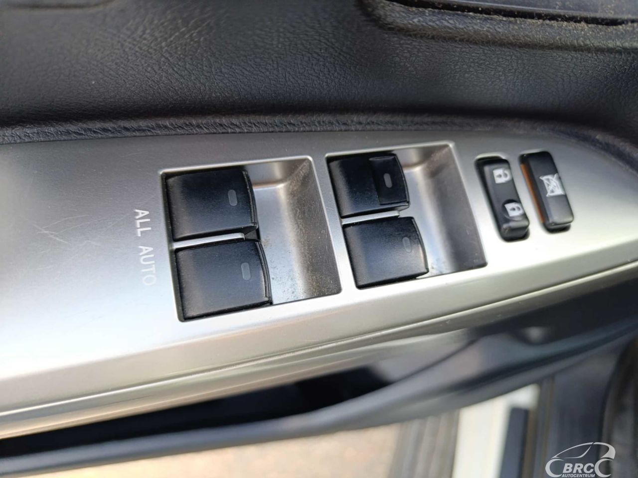 Toyota Land Cruiser | 11