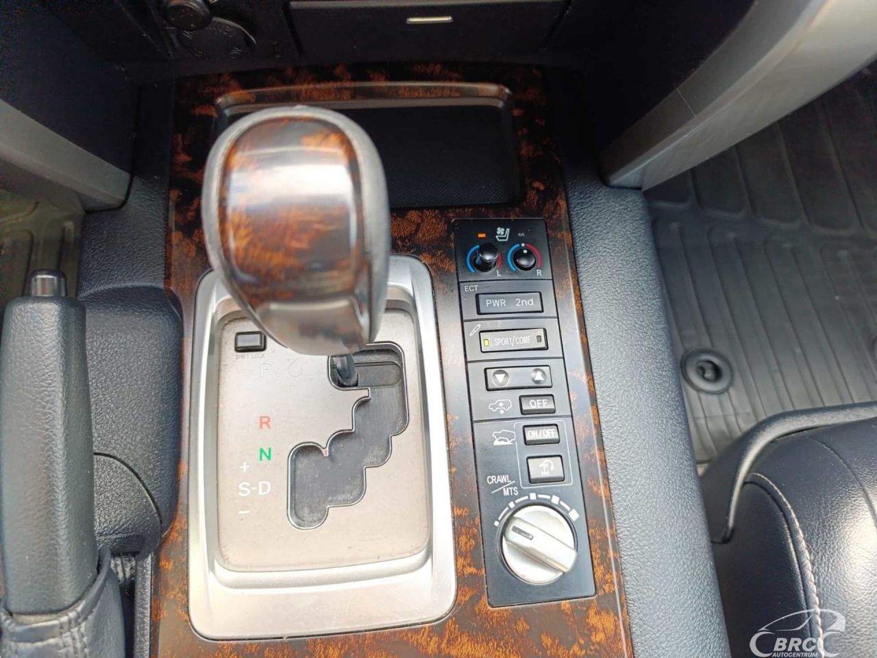 Toyota Land Cruiser | 26