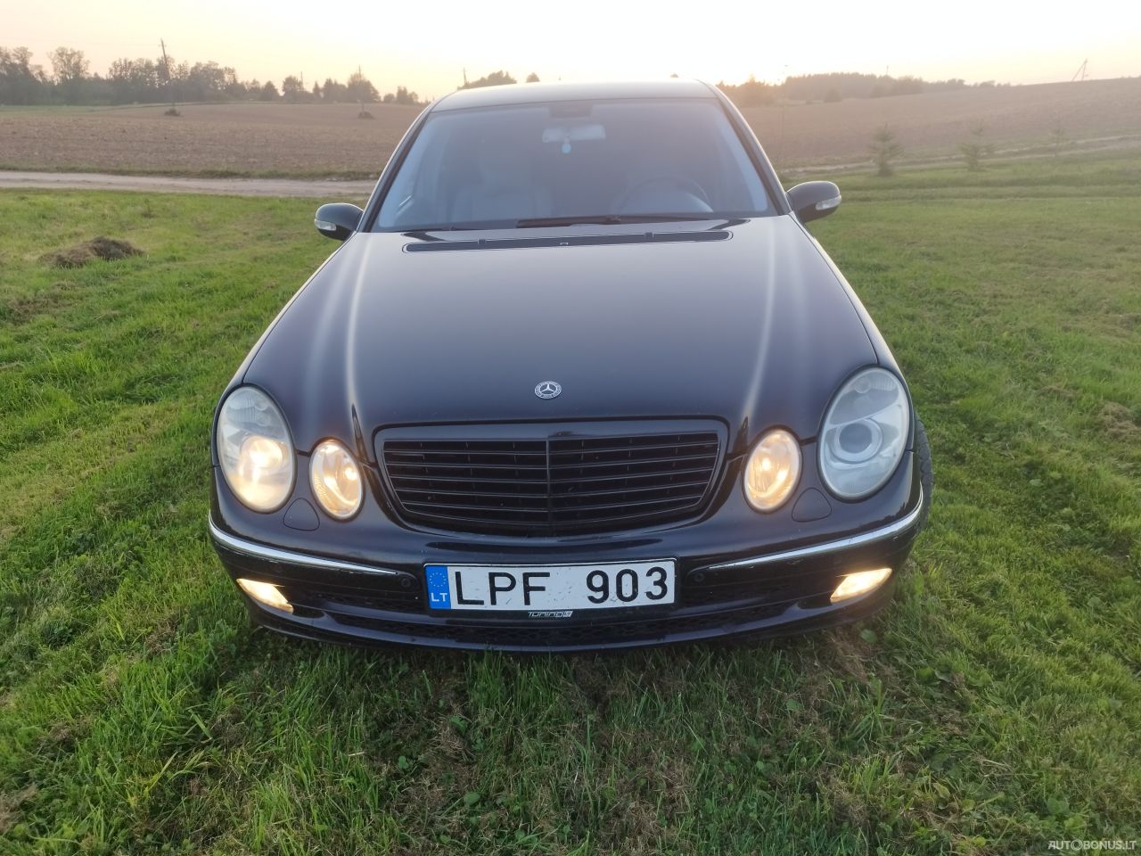 Mercedes-Benz E270, 2.7 l., sedanas