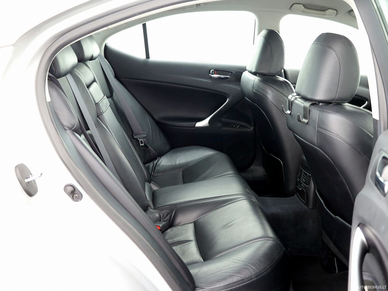 Lexus IS 250 | 6