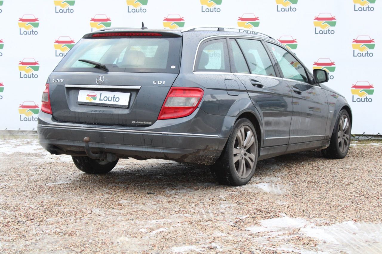 Mercedes-Benz C200 | 2
