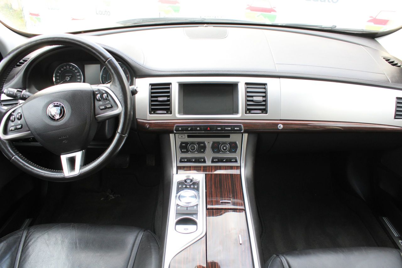 Jaguar XF | 4