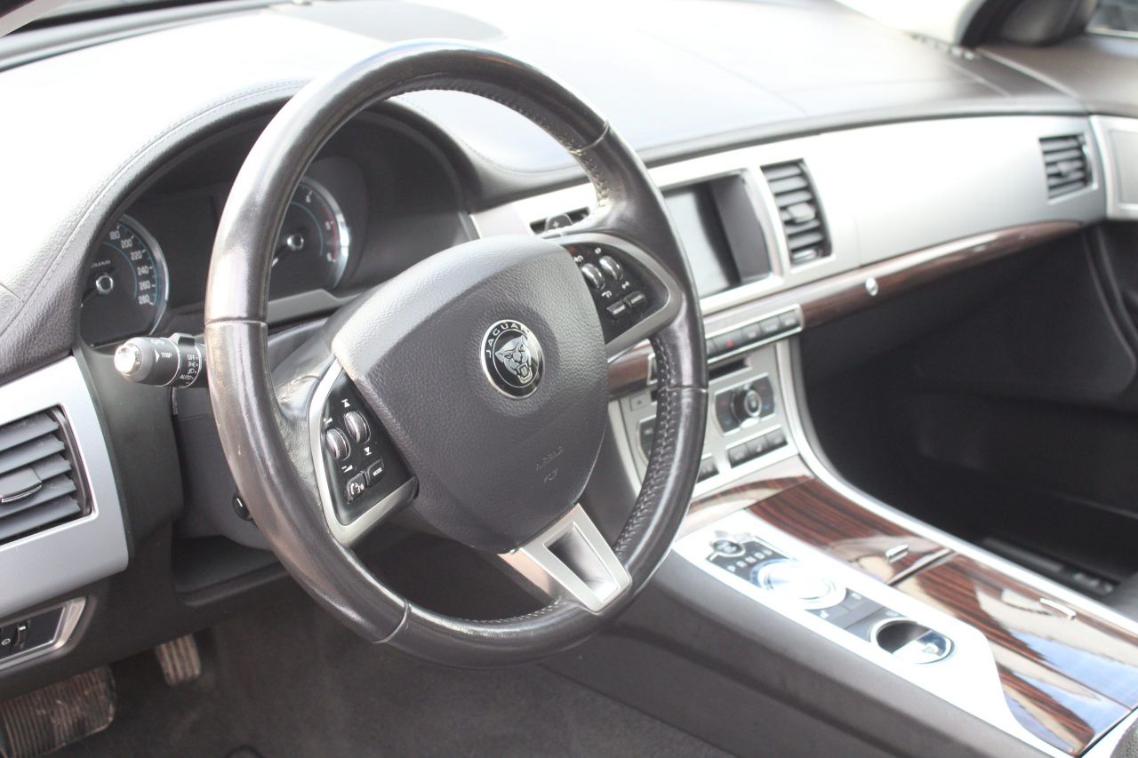 Jaguar XF | 5