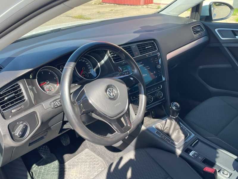 Volkswagen Golf | 5