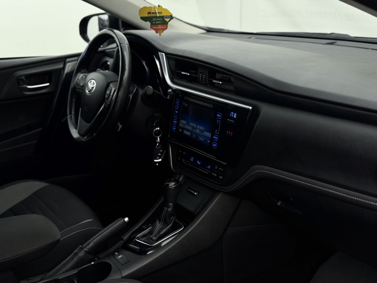Toyota Auris | 13