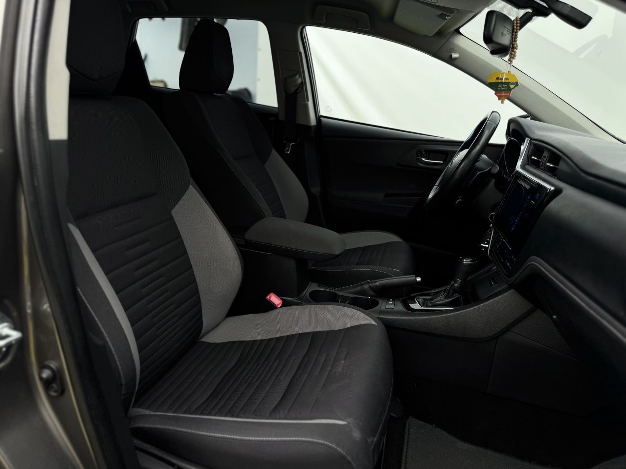 Toyota Auris | 12