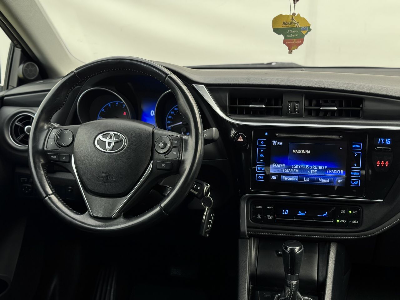 Toyota Auris | 14