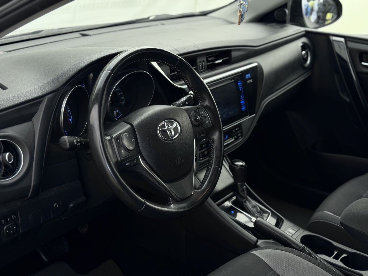 Toyota Auris | 8