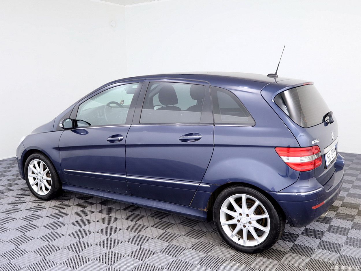 Mercedes-Benz B200 | 3