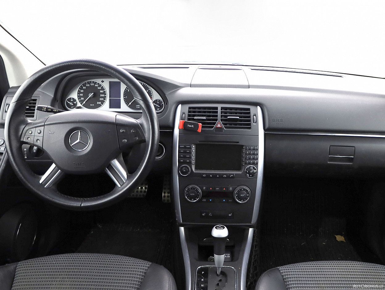 Mercedes-Benz B200 | 4