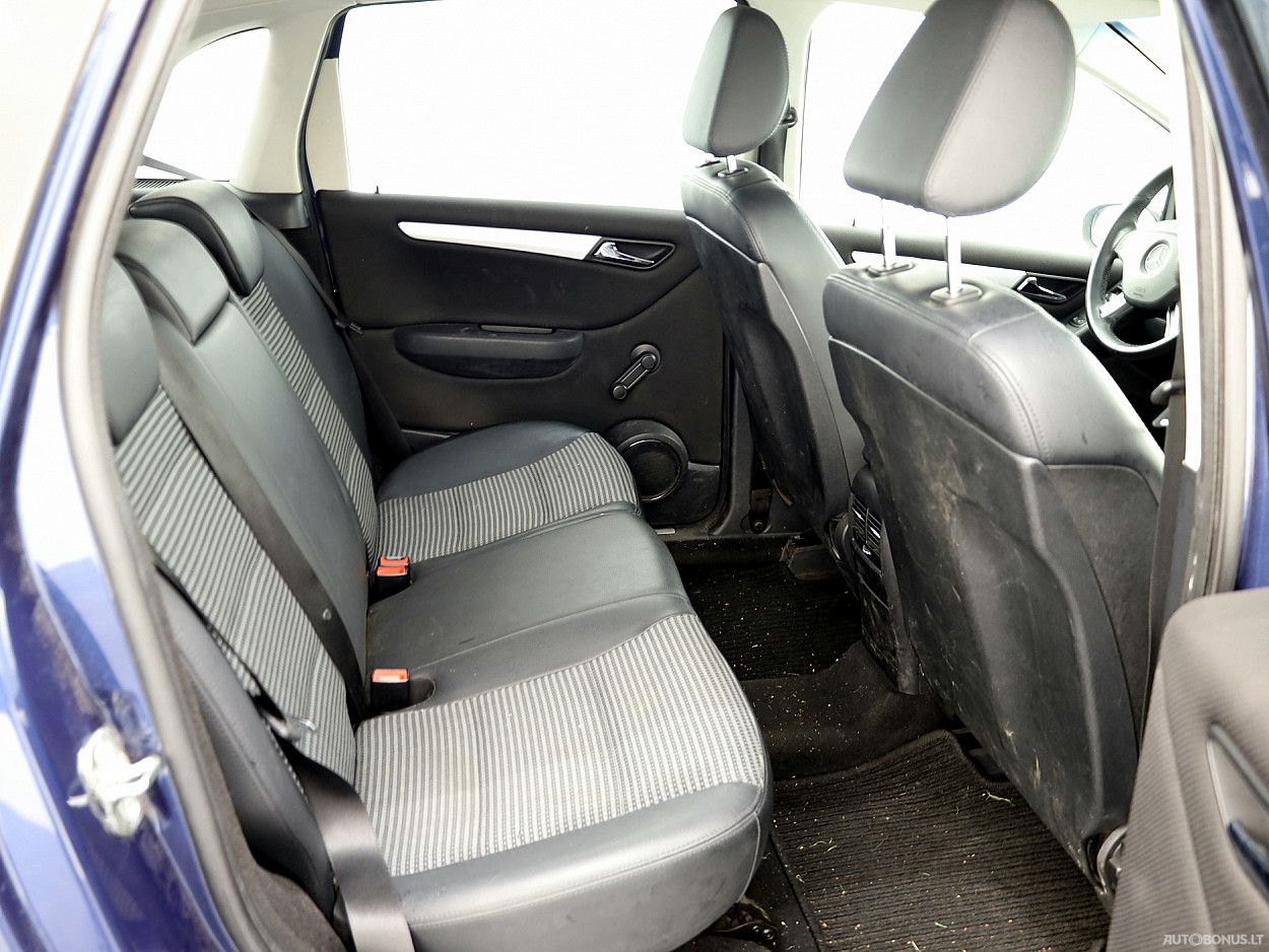 Mercedes-Benz B200 | 6