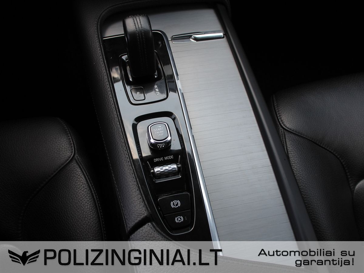 Volvo XC90 | 14