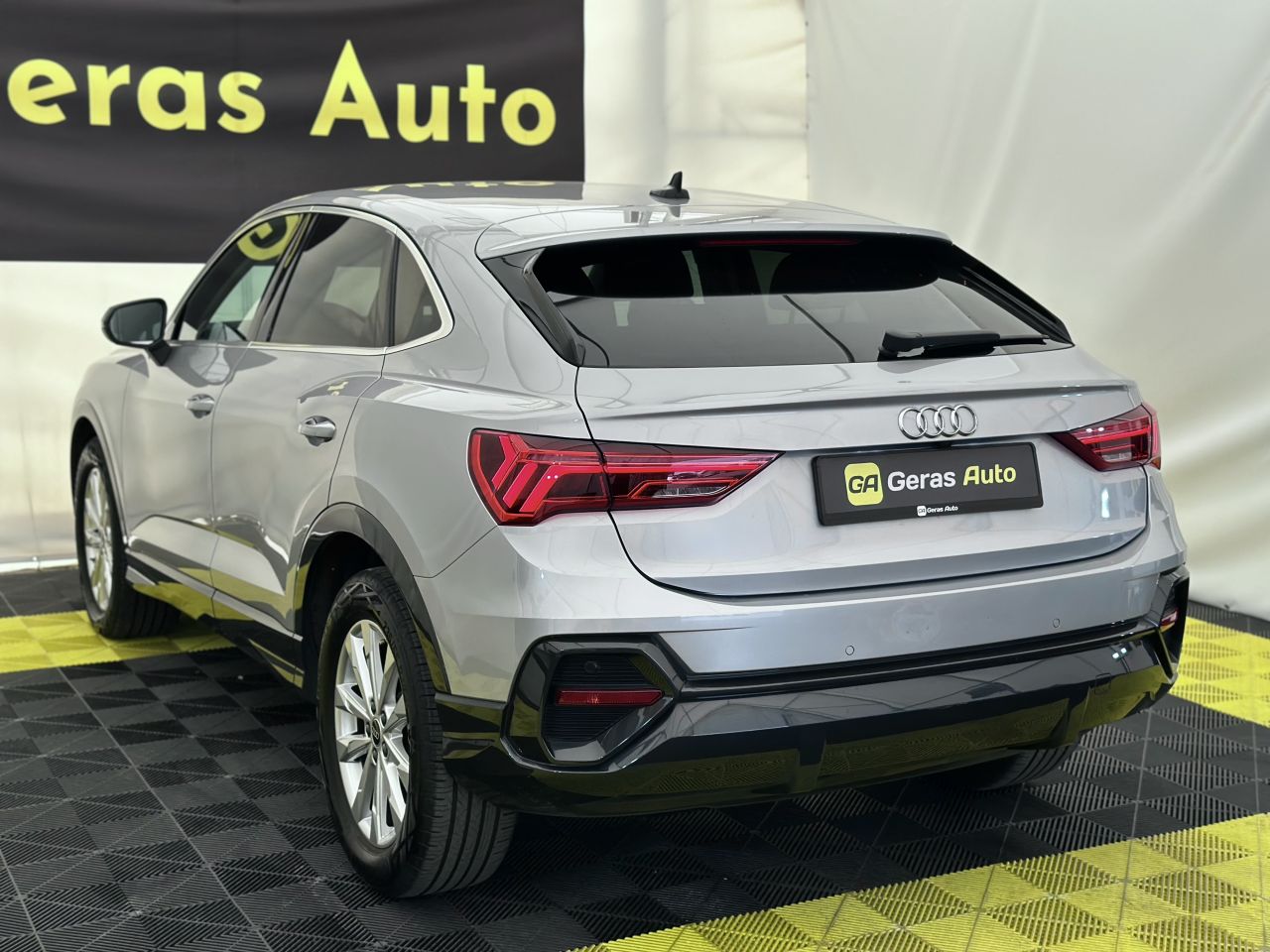 Audi Q3 | 5