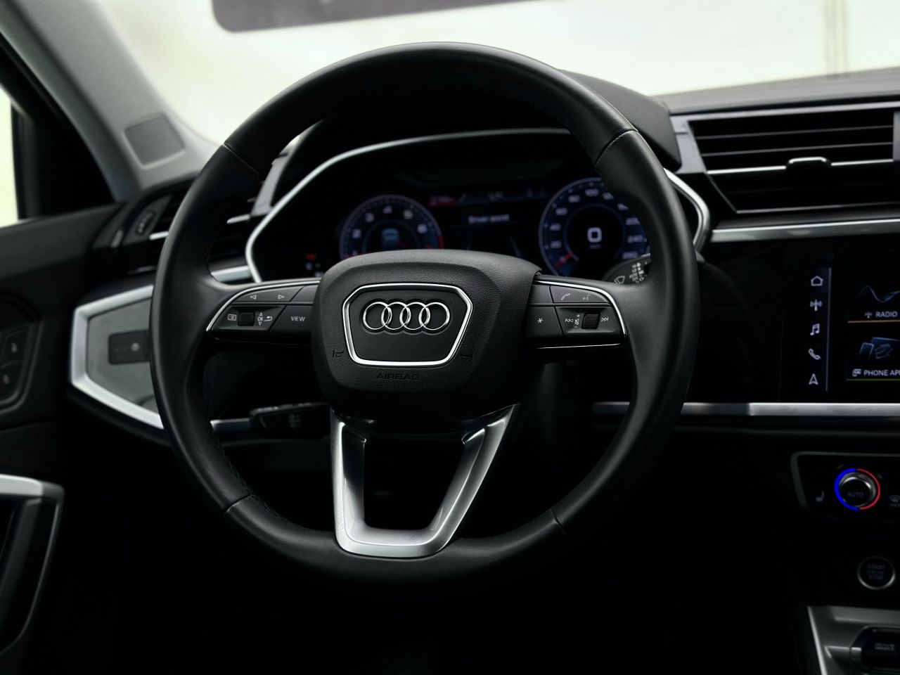Audi Q3 | 16