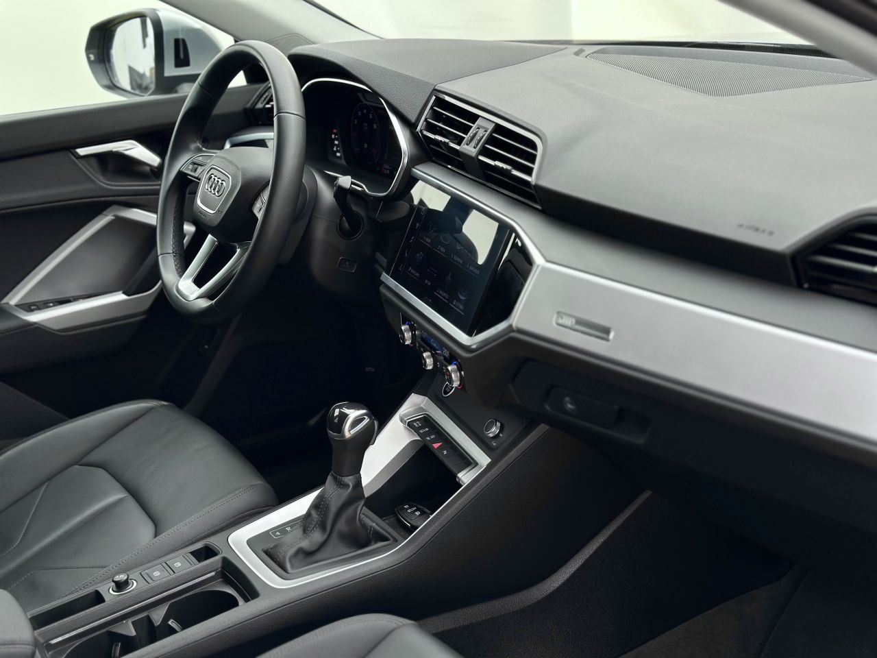 Audi Q3 | 14