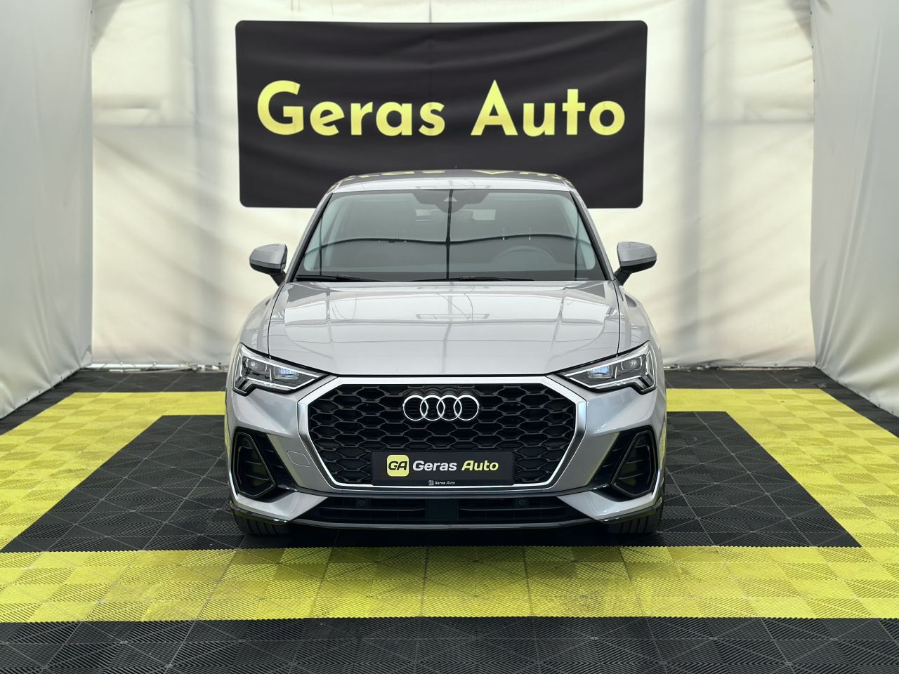Audi Q3 | 6