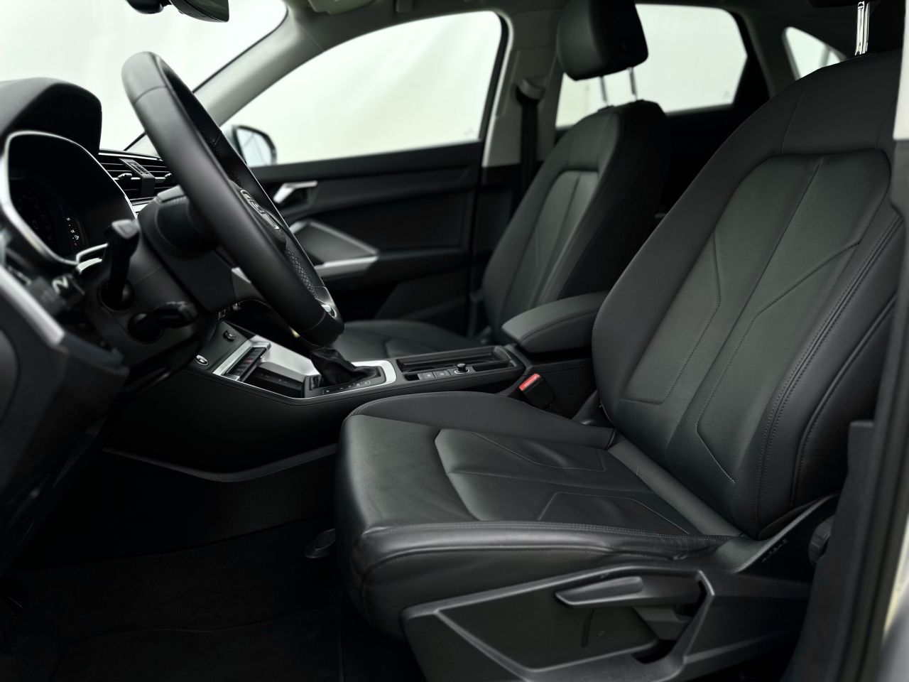 Audi Q3 | 8