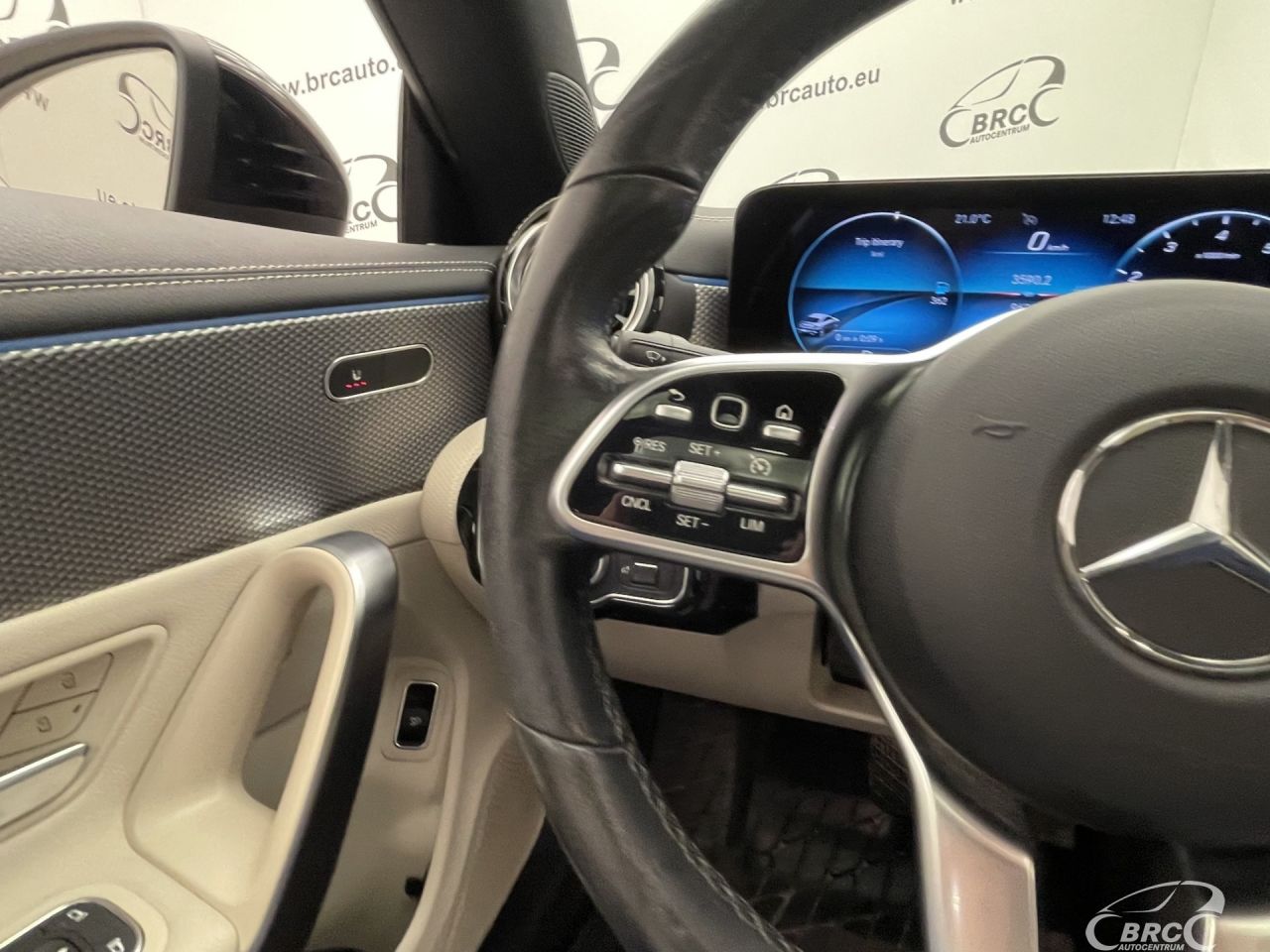 Mercedes-Benz CLA180 | 30