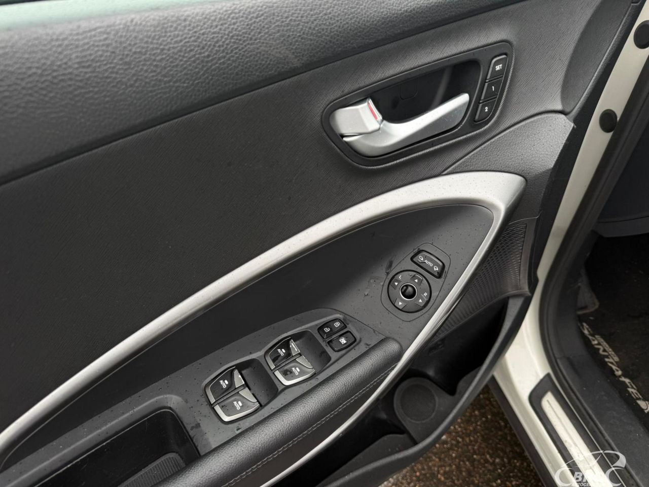 Hyundai Grand Santa Fe | 13