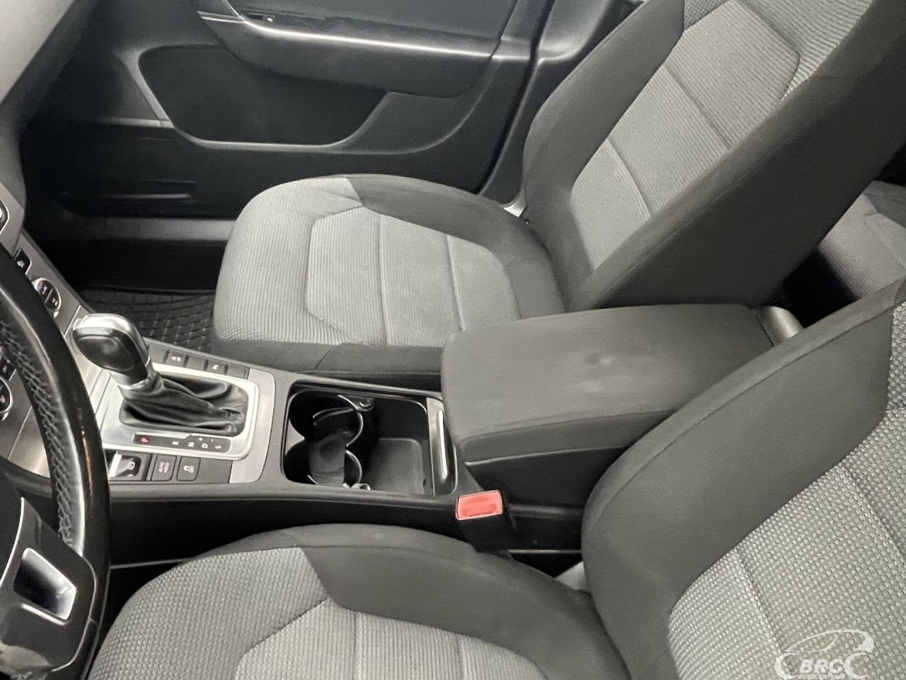 Volkswagen Passat | 25