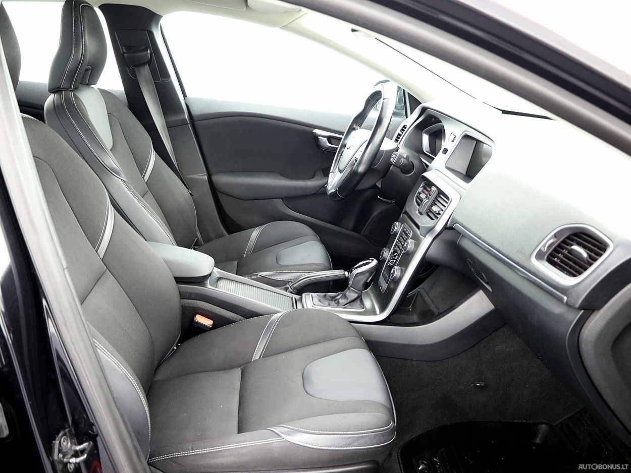 Volvo V40 | 5