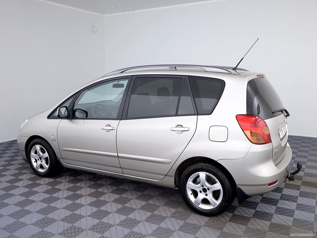 Toyota Corolla | 3