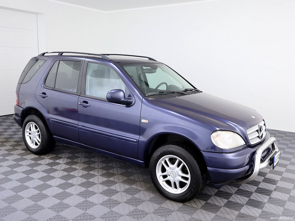 Mercedes-Benz ML320
