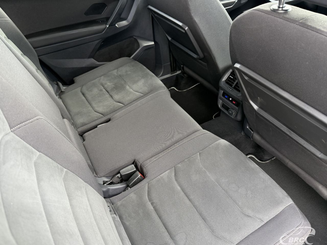 Volkswagen Tiguan | 11