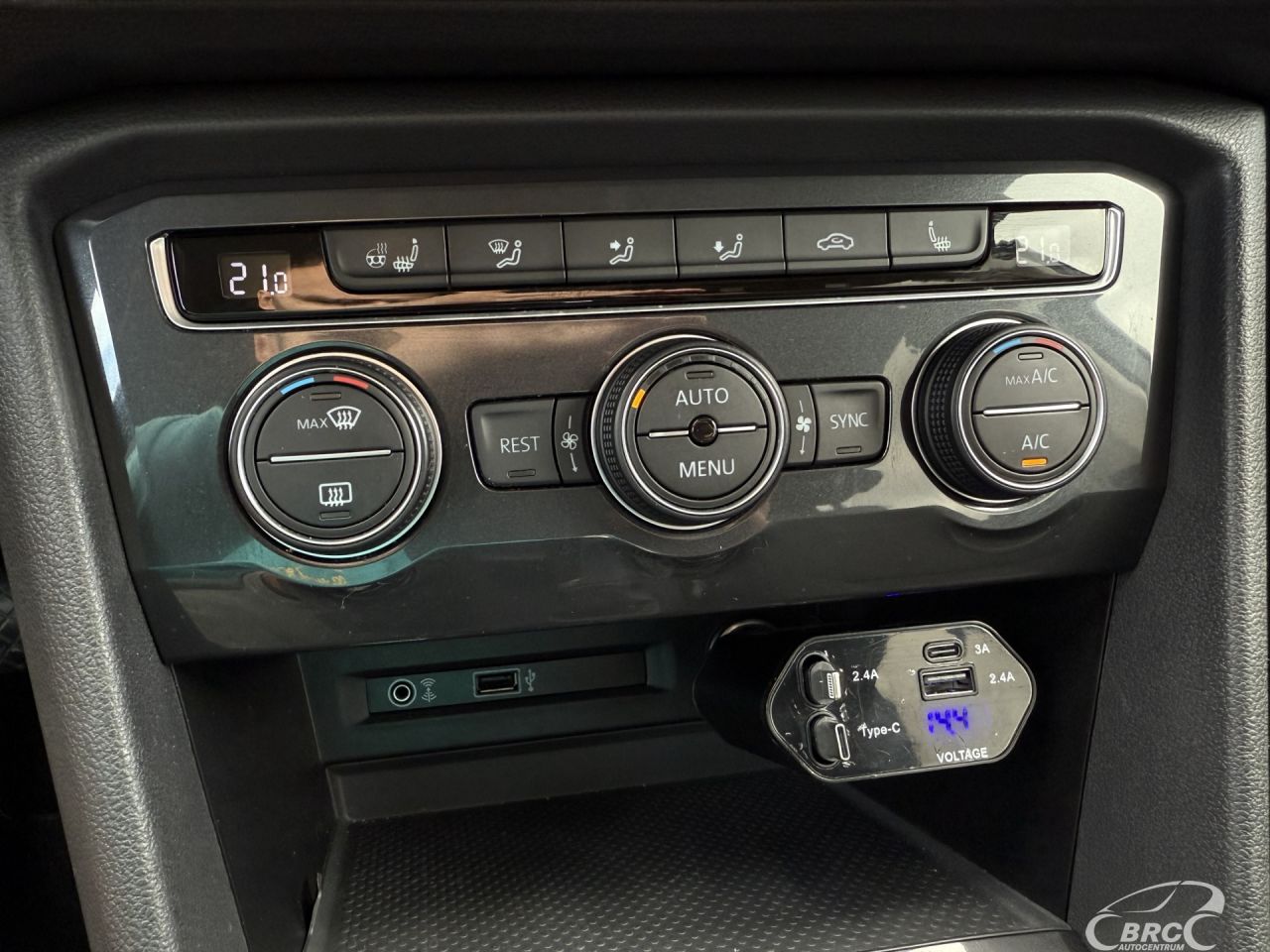 Volkswagen Tiguan | 23