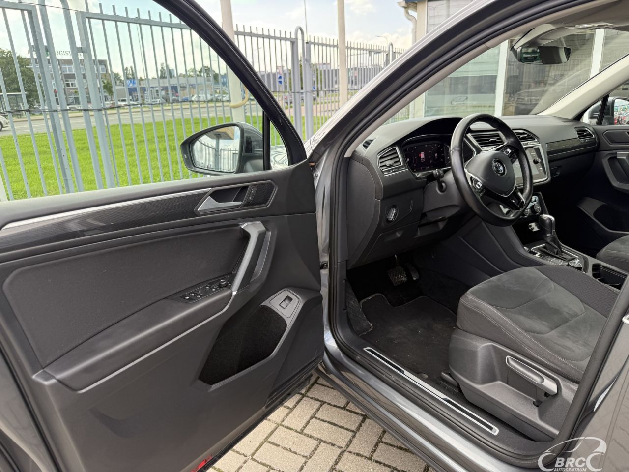 Volkswagen Tiguan | 17