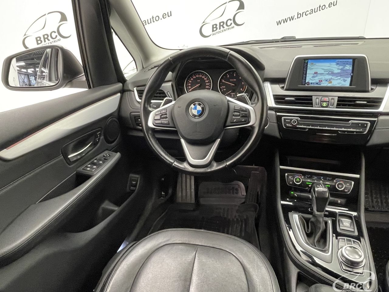 BMW 218 | 12