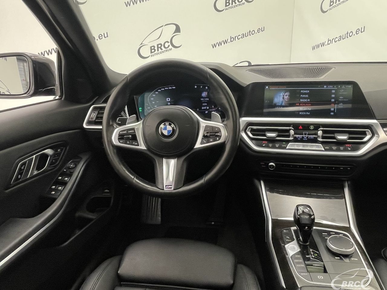 BMW 330 | 13