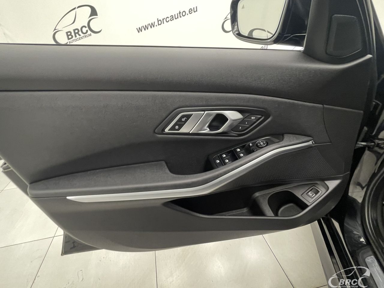 BMW 330 | 19