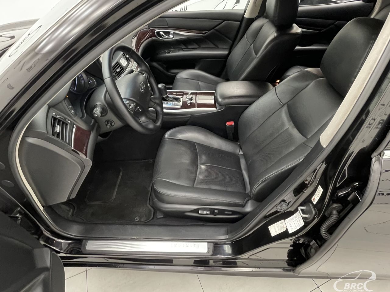 Infiniti Q70 | 21
