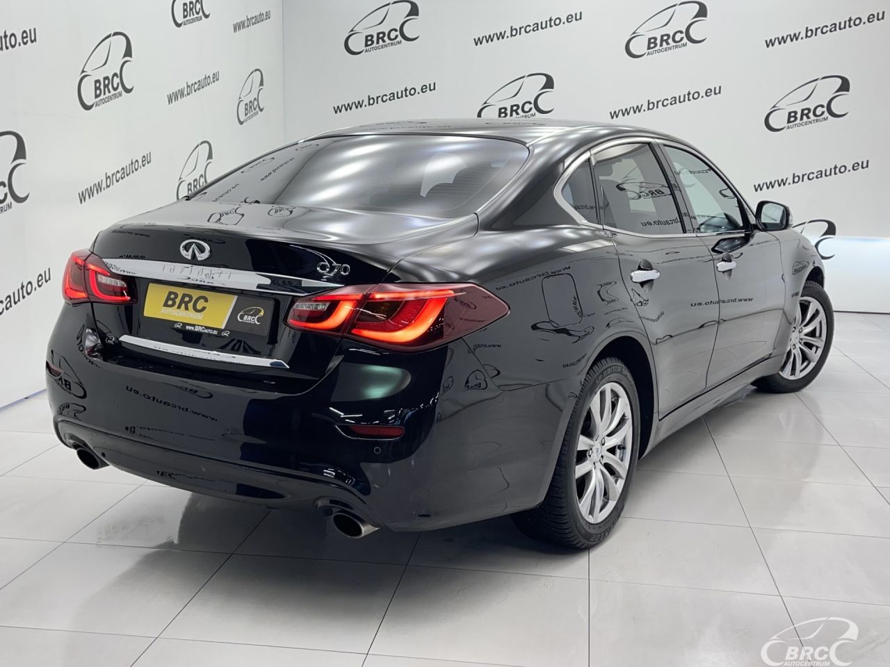 Infiniti Q70 | 45