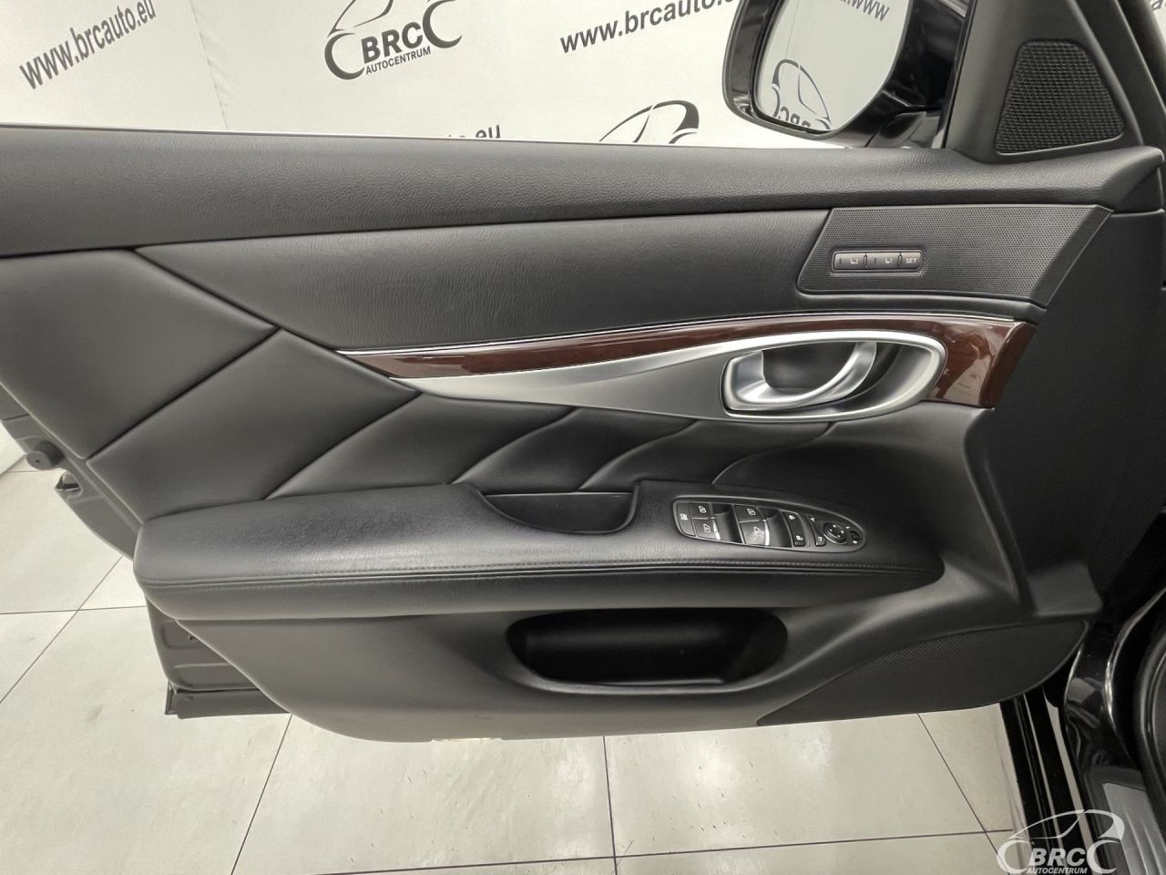 Infiniti Q70 | 20