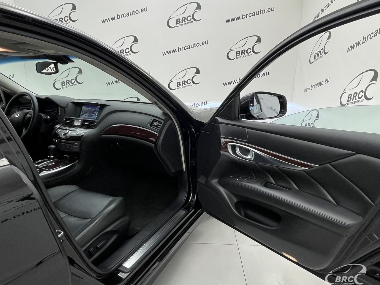 Infiniti Q70 | 7