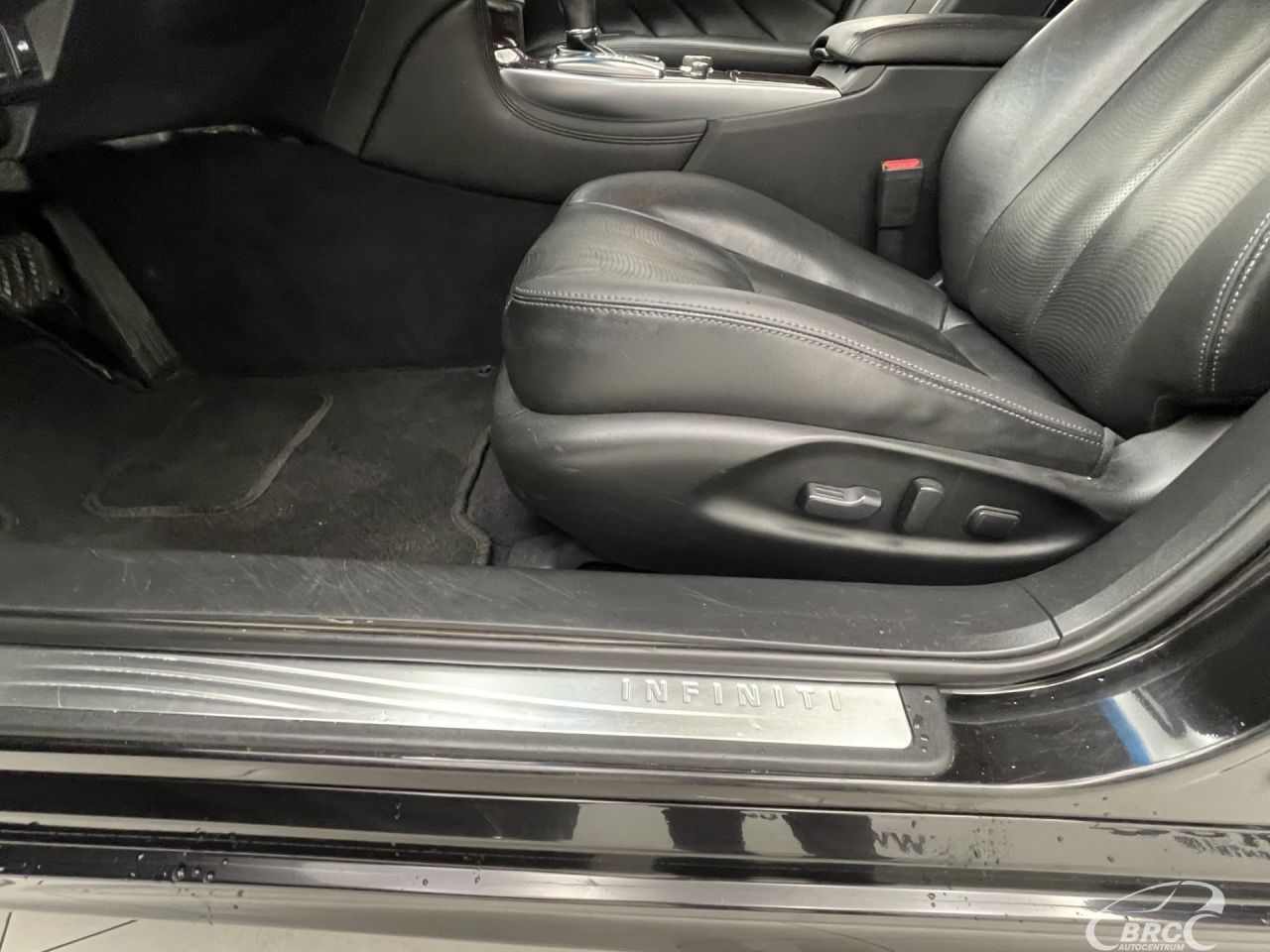 Infiniti Q70 | 22