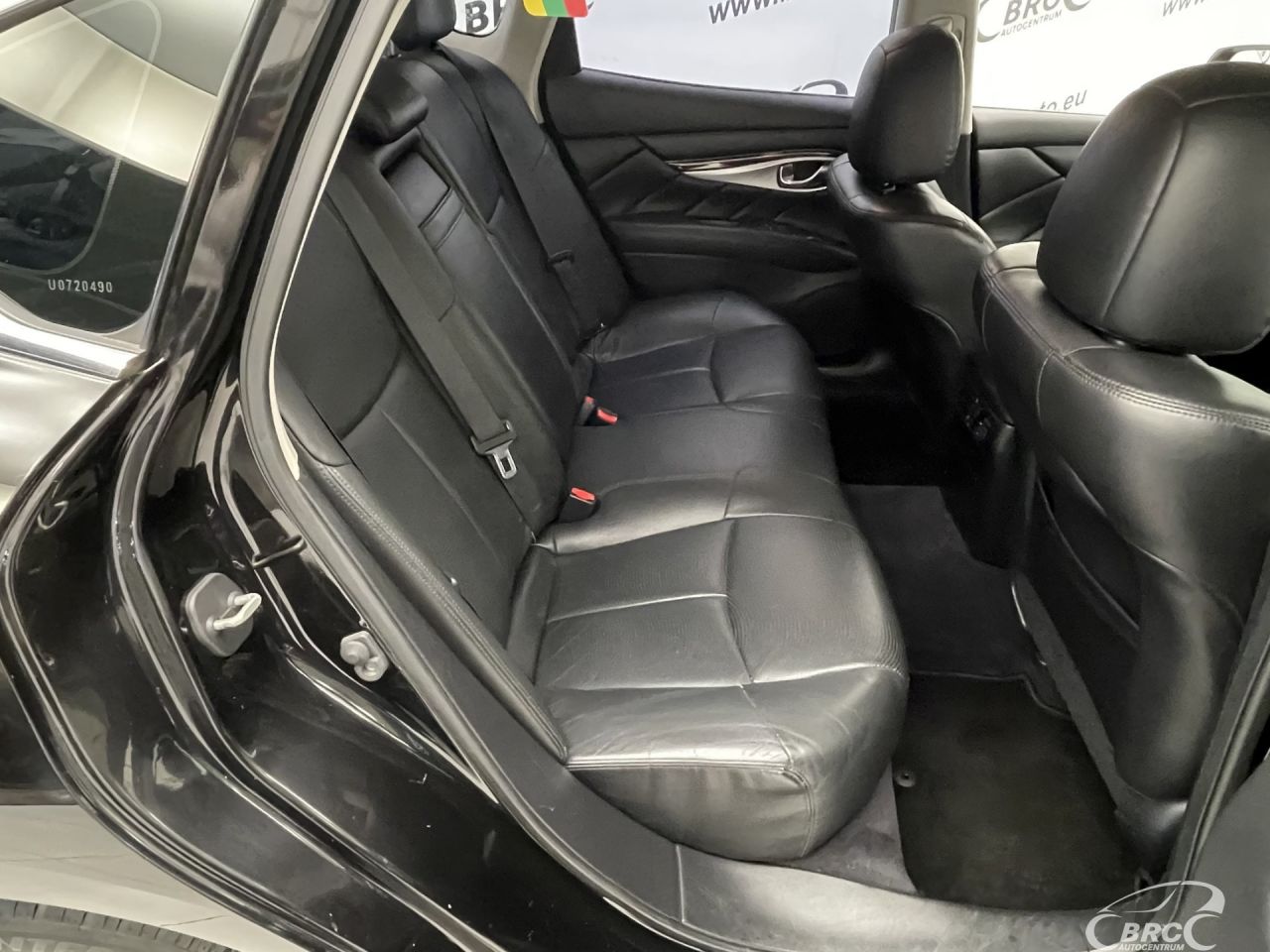 Infiniti Q70 | 11