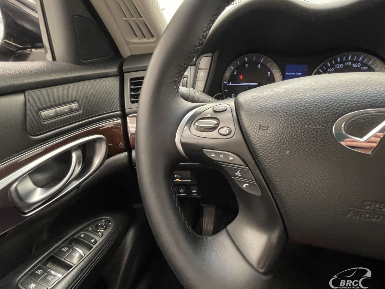 Infiniti Q70 | 30