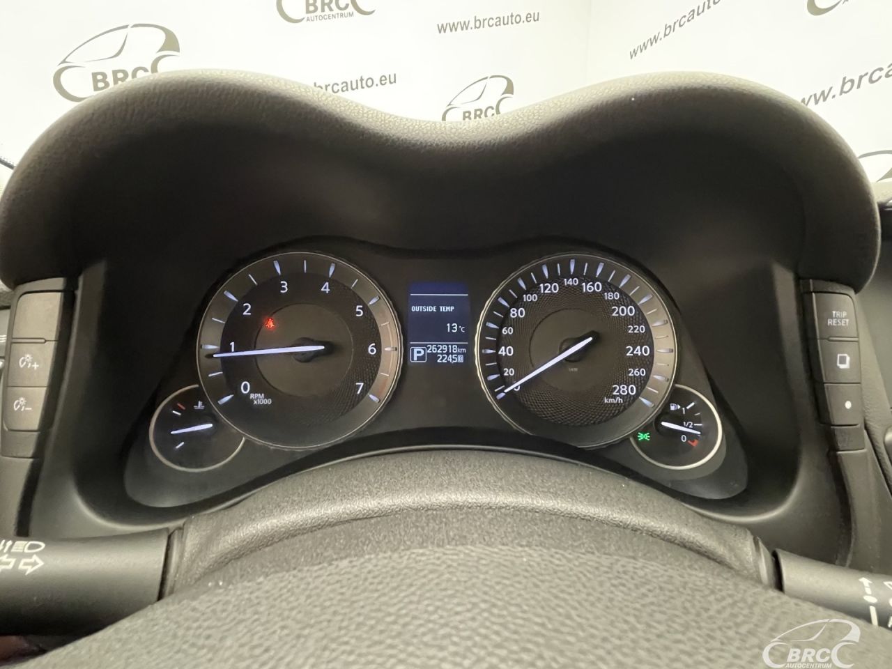 Infiniti Q70 | 31