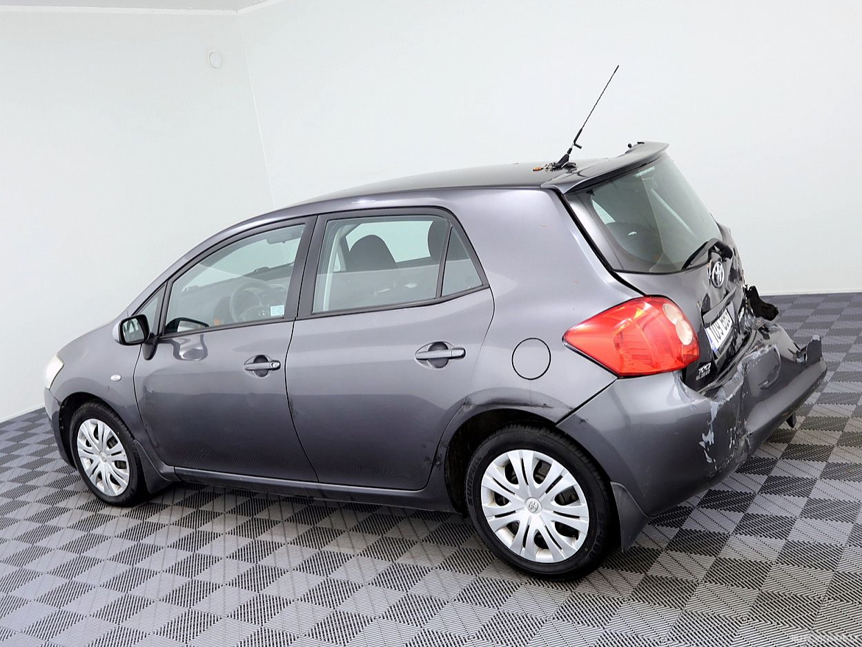 Toyota Auris | 3