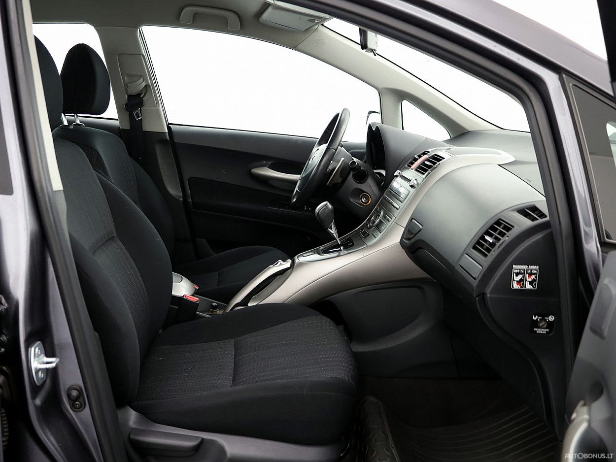 Toyota Auris | 5