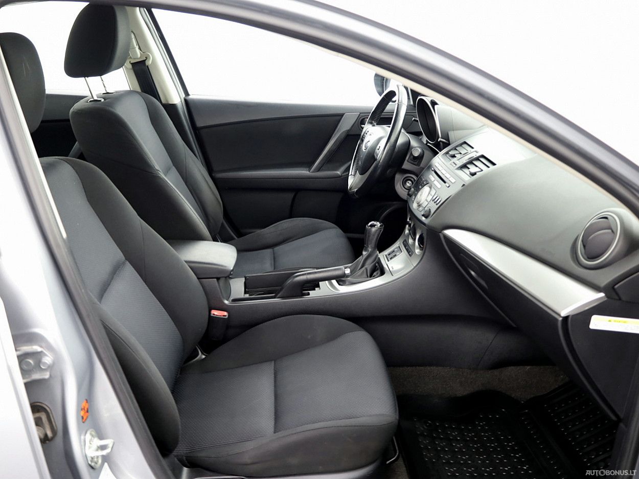 Mazda 3 | 5