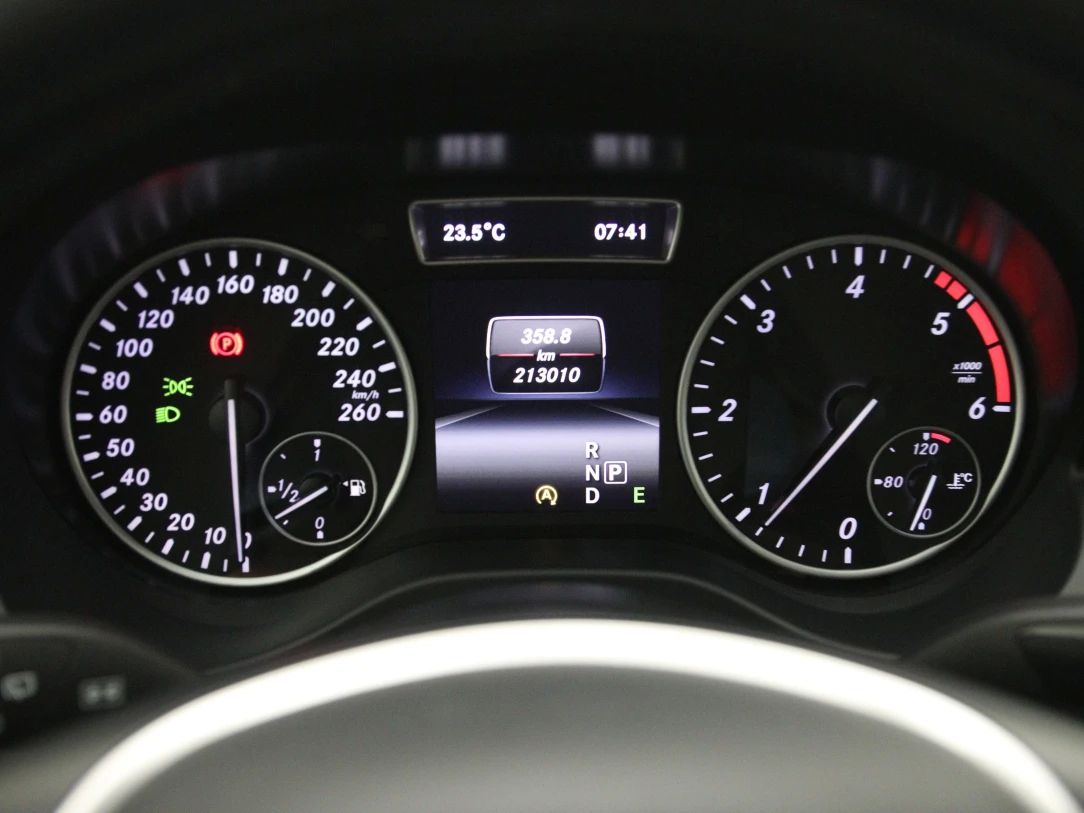 Mercedes-Benz A180 | 18