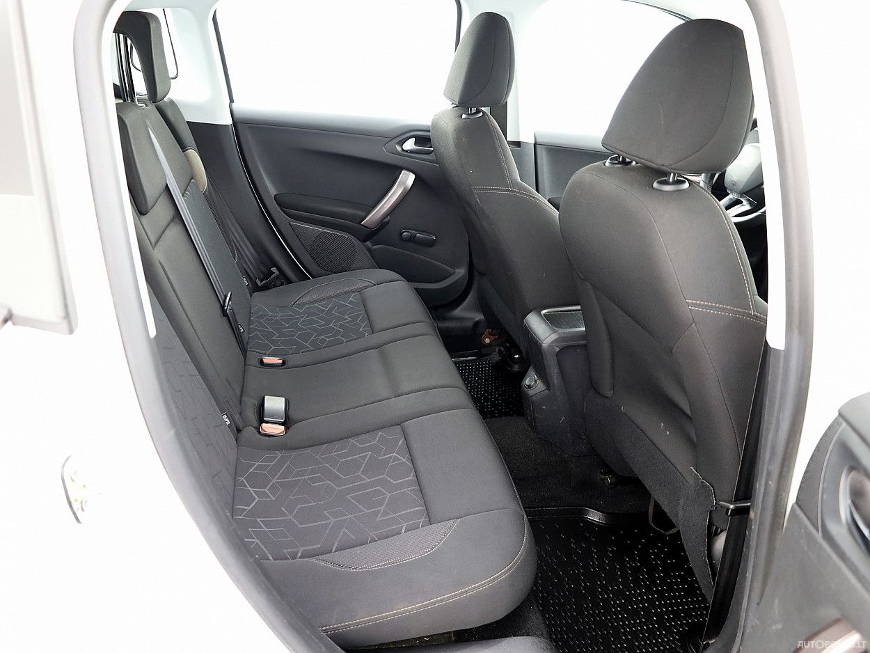 Peugeot 2008 | 6