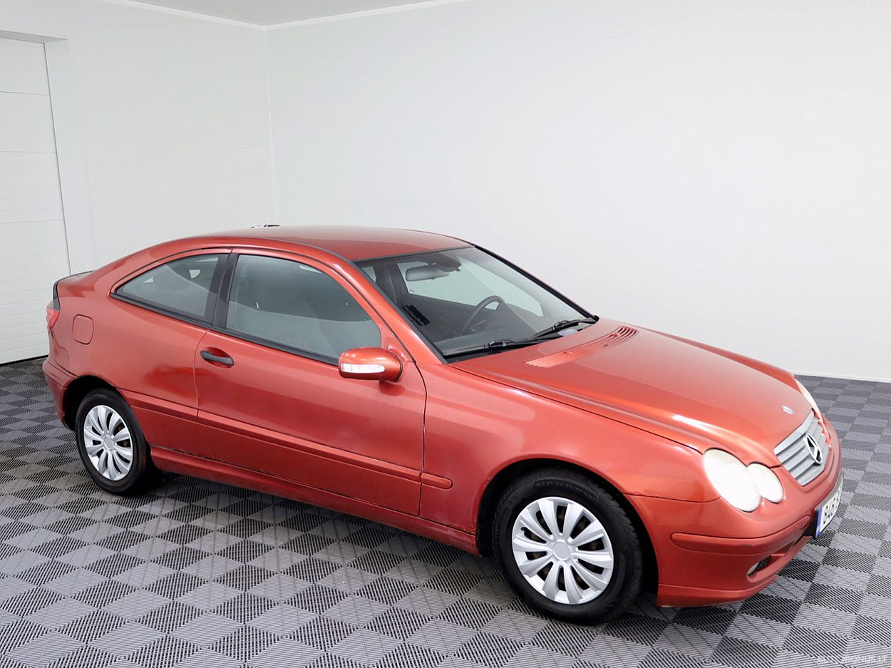 Mercedes-Benz C220