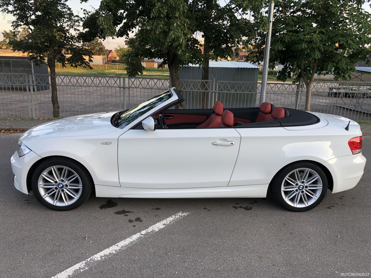 BMW 120 | 8