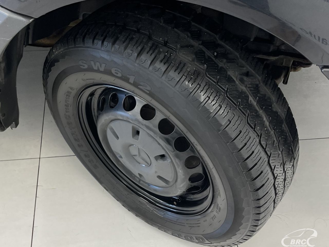 Mercedes-Benz Sprinter | 32