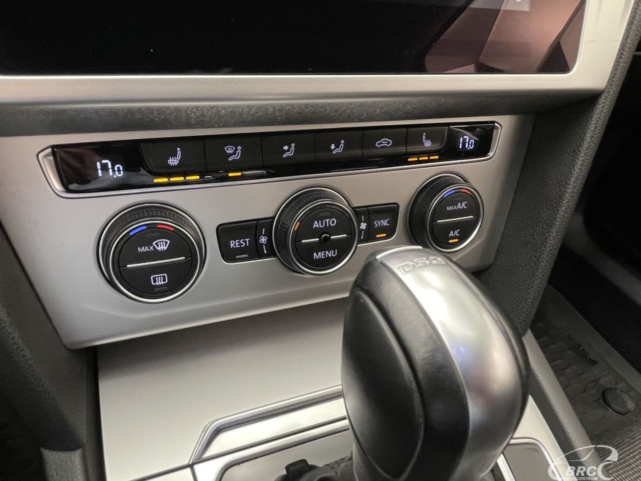 Volkswagen Passat | 24